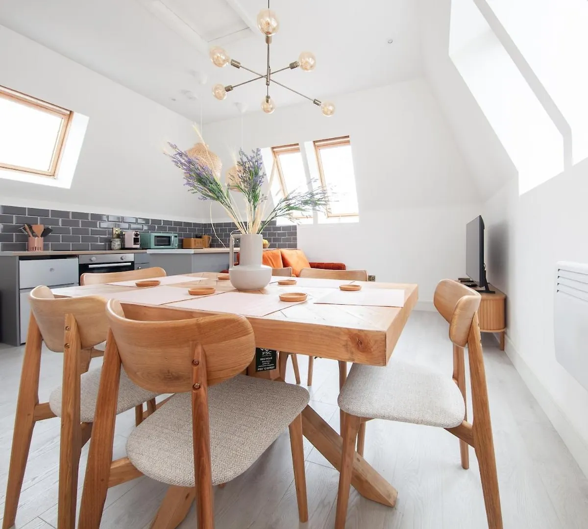 Contacts de The Distillery Penthouse